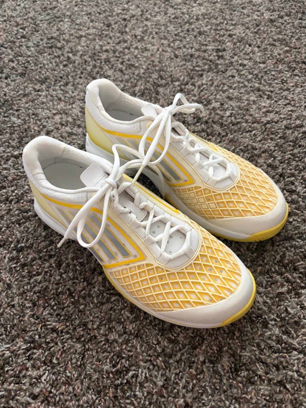 adidas White and Yellow ClimaCool adiZero Tempaia Tennis Shoe, Size 9.5 Like New